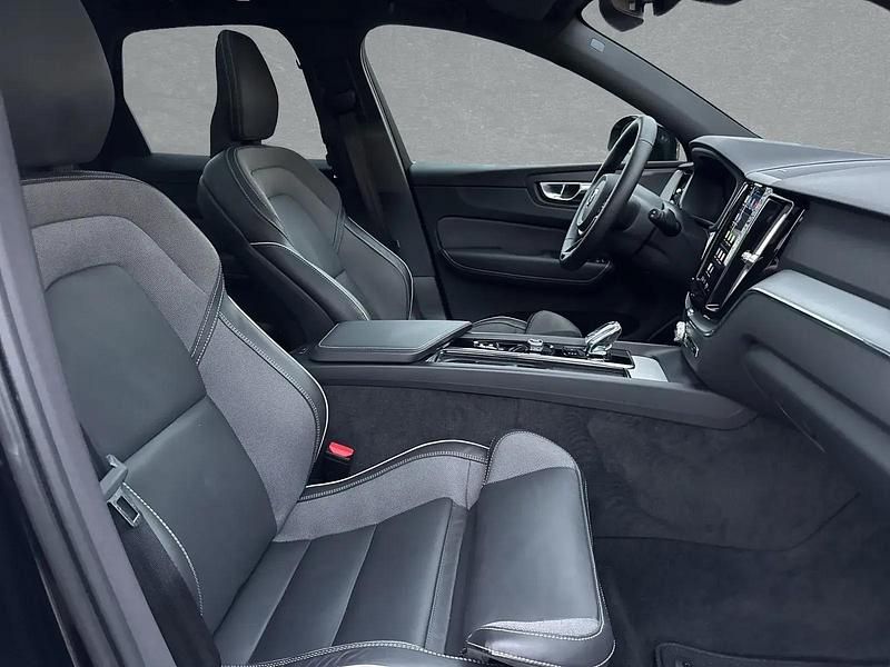 Gebraucht Volvo XC60 250 PS (183 kW) 2025 Schwarz SUV