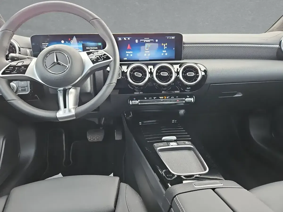 Gebraucht Mercedes CLA200 Advanced 150 PS (110 kW) 2025 Andere Coupé