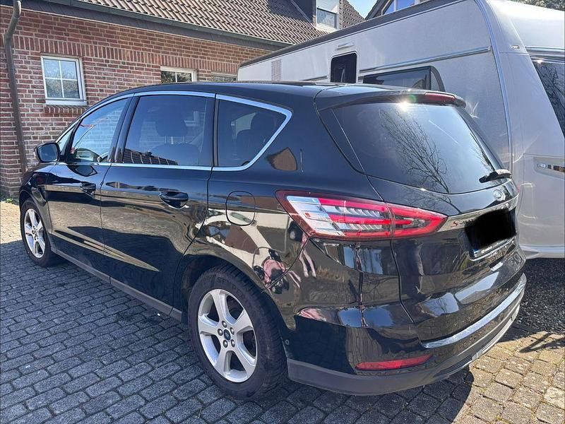Gebraucht Ford S-MAX Titanium 150 PS (110 kW) 2016 Schwarz Van / Kleinbus