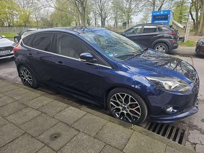 Gebraucht Ford Focus Titanium 150 PS (110 kW) 2013 Blau Kleinwagen