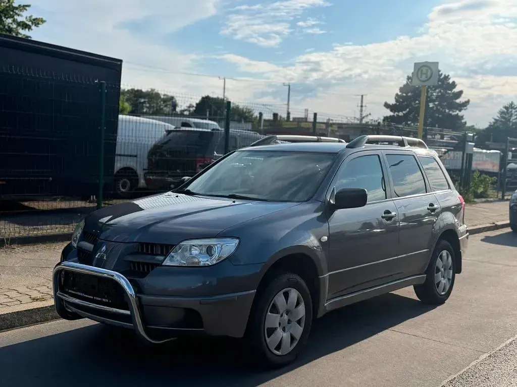 Gebraucht Mitsubishi Outlander Invite 136 PS (100 kW) 2006 Grau SUV