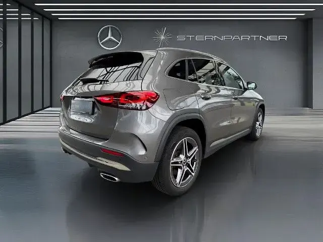 Gebraucht Mercedes GLA250 218 PS (160 kW) 2022 SUV