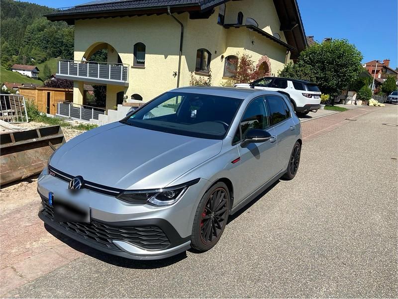 Silber Gebraucht 2023 VW Golf VIII GTI Kleinwagen | 33.900 € (Guter Preis) - Bild 1/4
