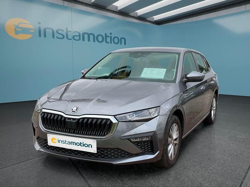 Grau Gebraucht 2024 Skoda Scala Kleinwagen | 27.599 € (Teuer) - Bild 1/4