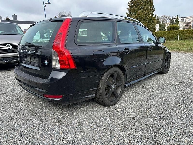 Gebraucht Volvo V50 R-Design 177 PS (130 kW) 2011 Schwarz Kombi