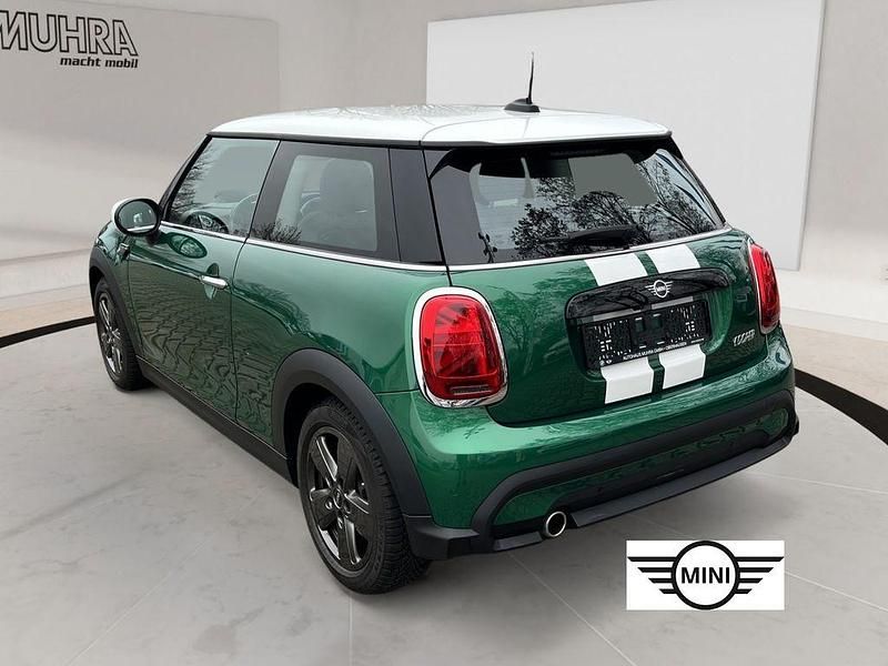 Gebraucht Mini Cooper 136 PS (100 kW) 2021 British racing green iv Kleinwagen