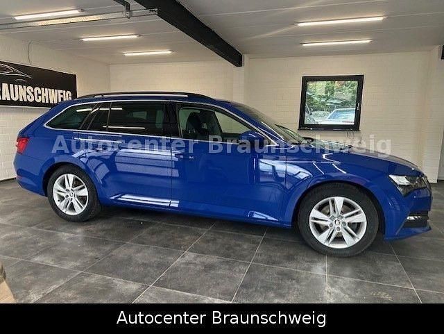 Gebraucht Skoda Superb Ambition 156 PS (114 kW) 2021 Blau Kombi