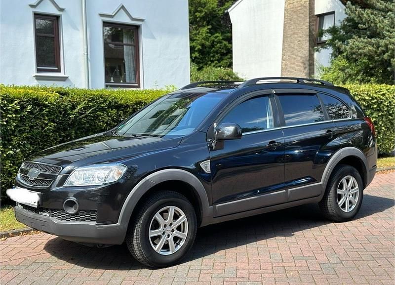 Schwarz Gebraucht 2010 Chevrolet Captiva SUV | 4.300 € - Bild 1/4