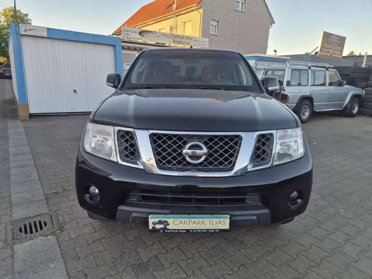 Gebraucht Nissan Navara SE 190 PS (139 kW) 2012 Schwarz Pickup