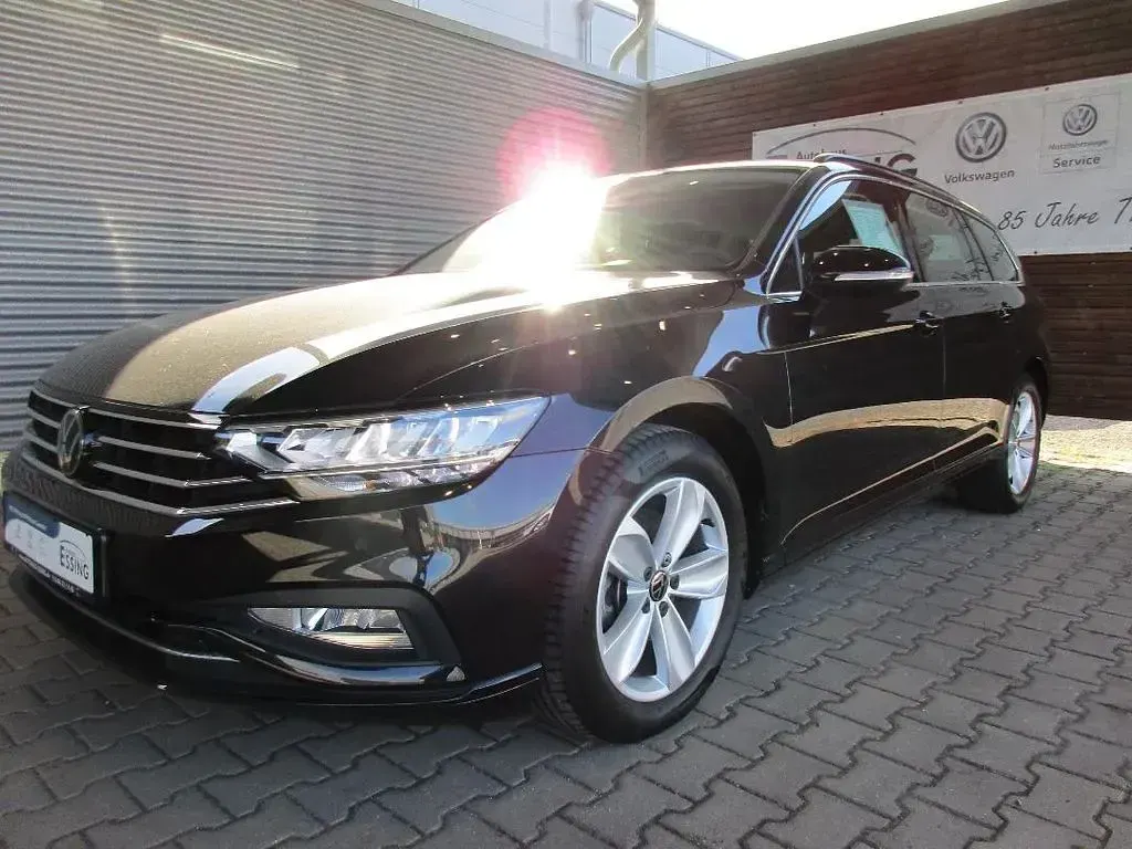 Gebraucht VW Passat Business 150 PS (110 kW) 2023 Schwarz Kombi