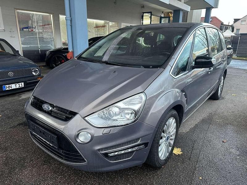 Brisbane braun (met.) Gebraucht 2012 Ford S-MAX Titanium Van / Kleinbus | 3.990 € (Superpreis) - Bild 1/4