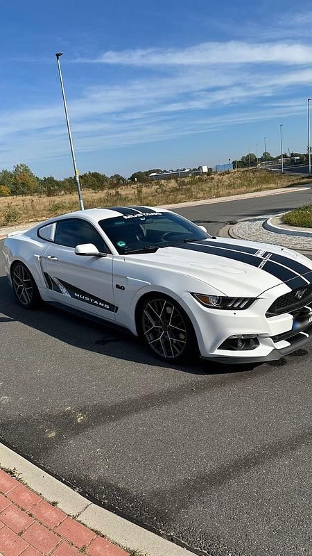 Gebraucht Ford Mustang GT 441 PS (324 kW) 2015 Weiß Coupé