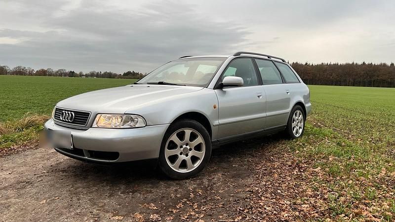 Silber Gebraucht 1998 Audi A4 Kombi | 900 € (Superpreis) - Bild 1/4