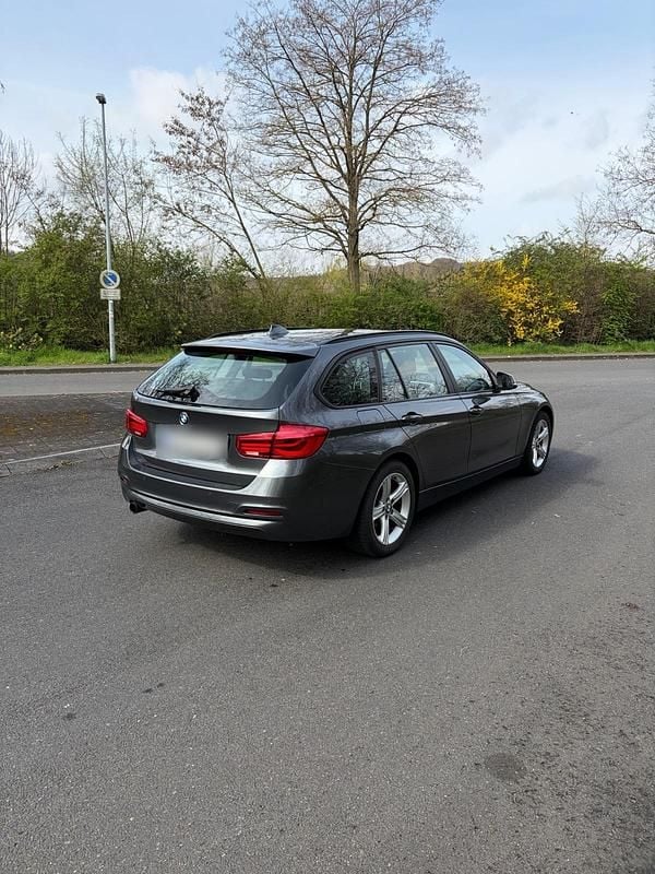 Gebraucht BMW 318 Shadowline 136 PS (100 kW) 2015 Grau Kombi