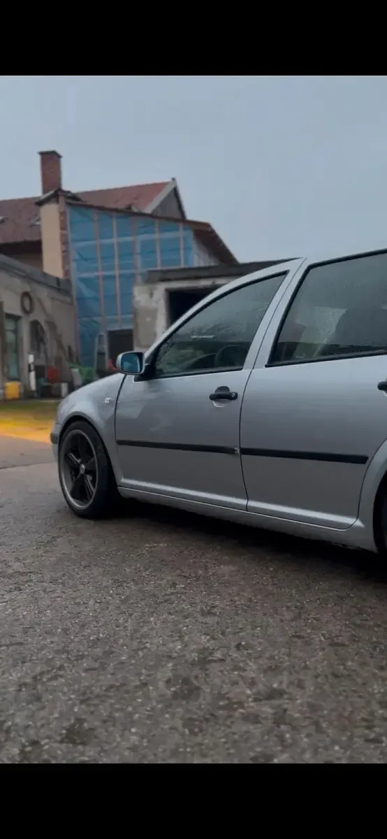 Gebraucht VW Golf IV 75 PS (55 kW) 2001 Silber Kleinwagen