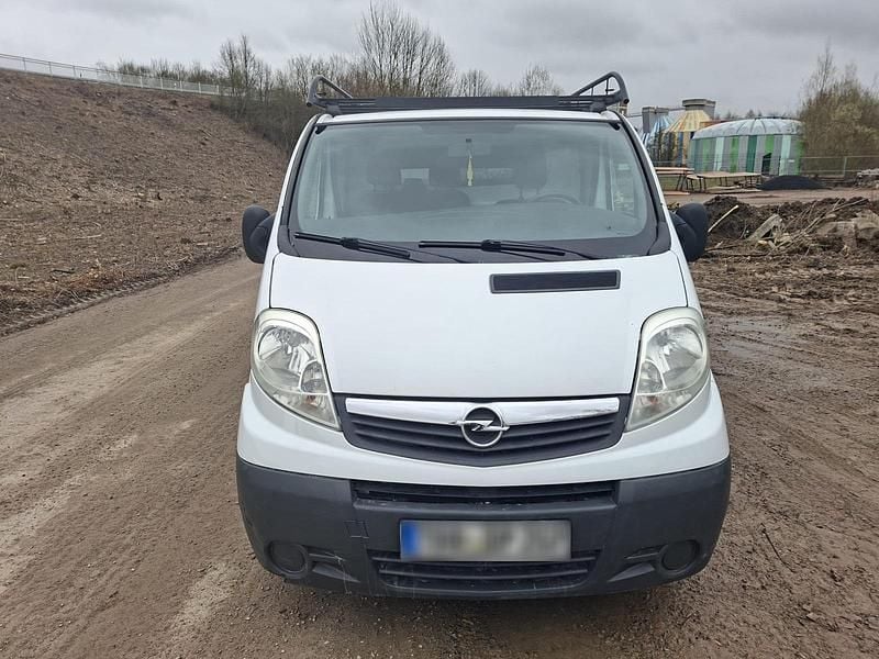 Gebraucht Opel Vivaro 115 PS (84 kW) 2010 Weiß Van / Kleinbus