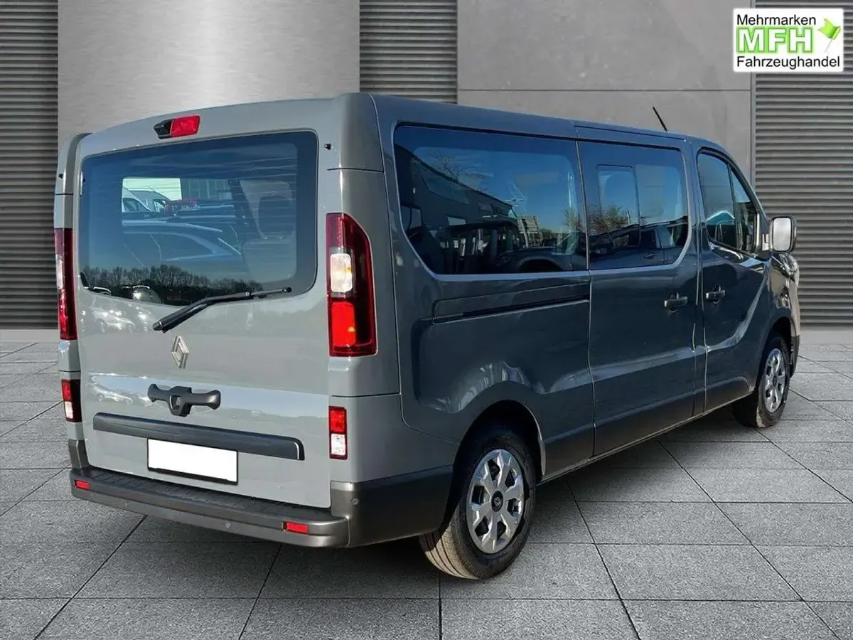 Neu Renault Trafic Equilibre 150 PS (110 kW) 2025 Schiefergrau Van / Kleinbus