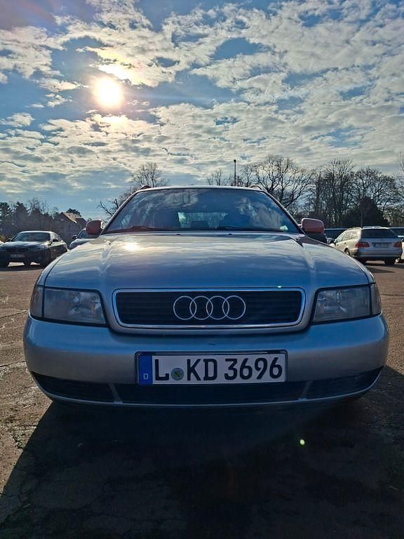 Gebraucht Audi A4 125 PS (91 kW) 1998 Grau Kombi