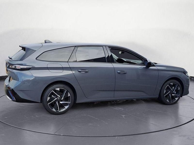 Neu Peugeot 308 SW Allure 131 PS (96 kW) 2025 Grau Kombi