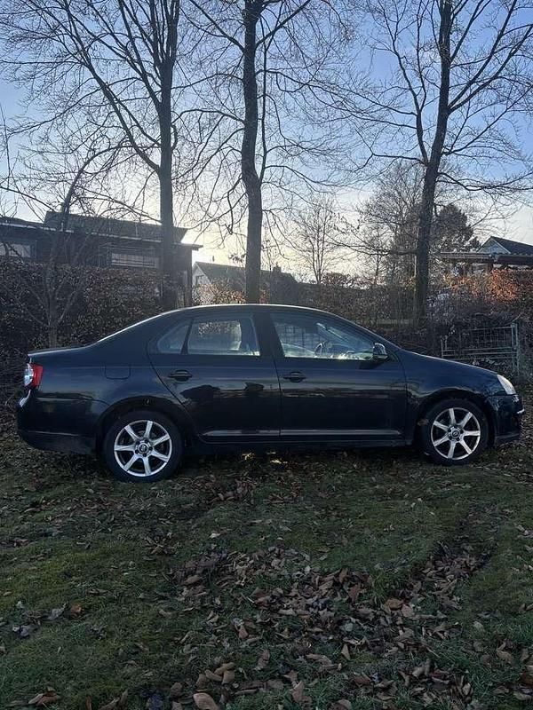 Gebraucht VW Jetta Comfortline 102 PS (75 kW) 2006 Silber Limousine