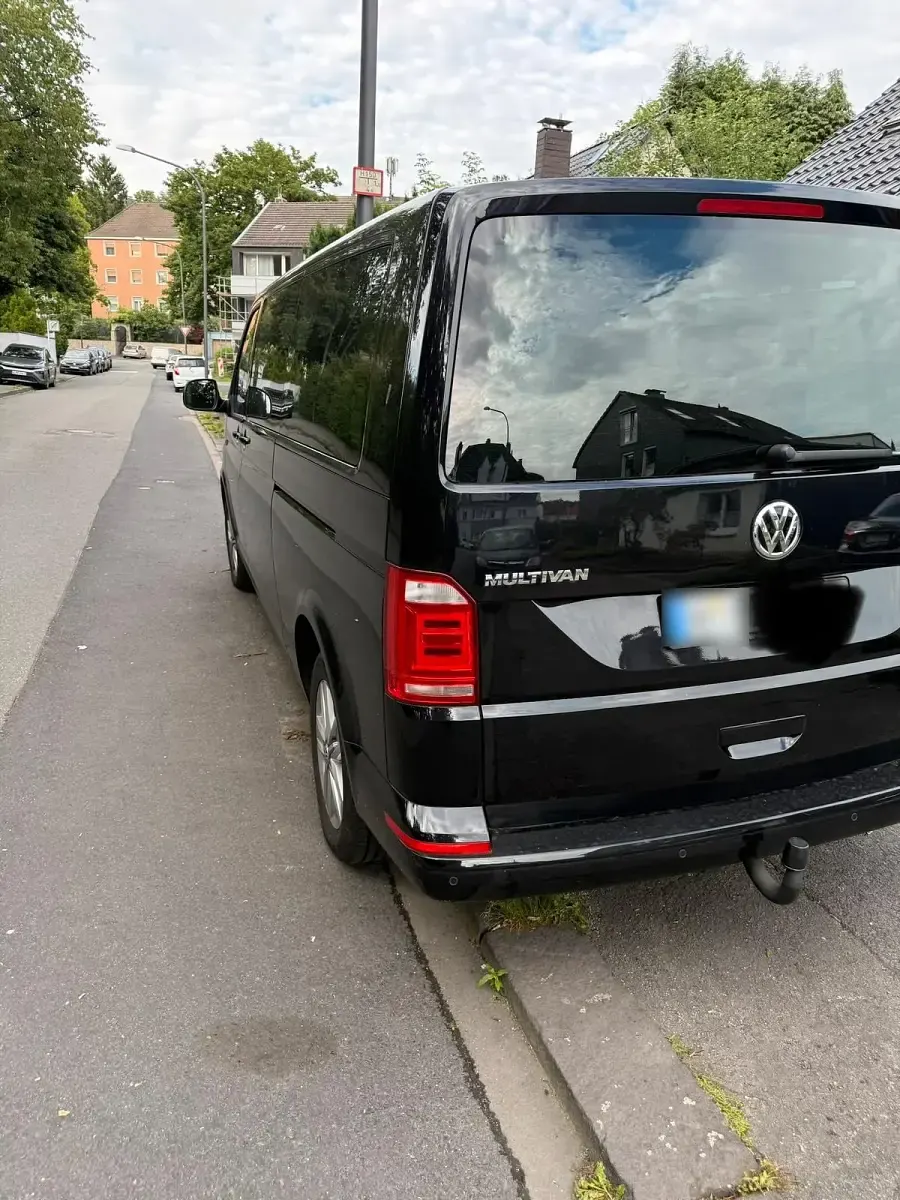 Gebraucht VW Multivan 199 PS (146 kW) 2019 Schwarz Van / Kleinbus