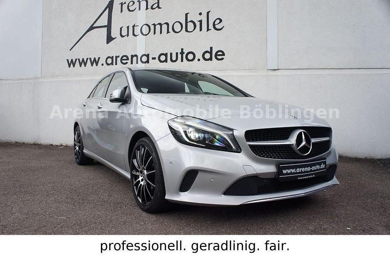 Polarsilber metalliclack Gebraucht 2017 Mercedes A220 Urban Limousine | 16.400 € (Fairer Preis) - Bild 1/4