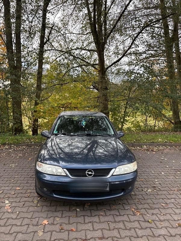 Blau Gebraucht 2001 Opel Vectra Edition Limousine | 2.499 € (Teuer) - Bild 1/4