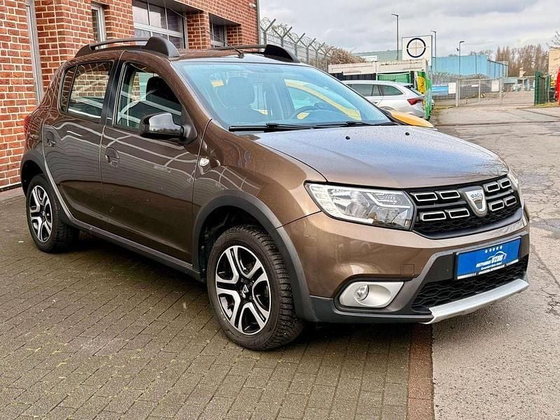 Gebraucht Dacia Sandero Stepway 95 PS (69 kW) 2016 Nerzbraun (metallic) Kleinwagen