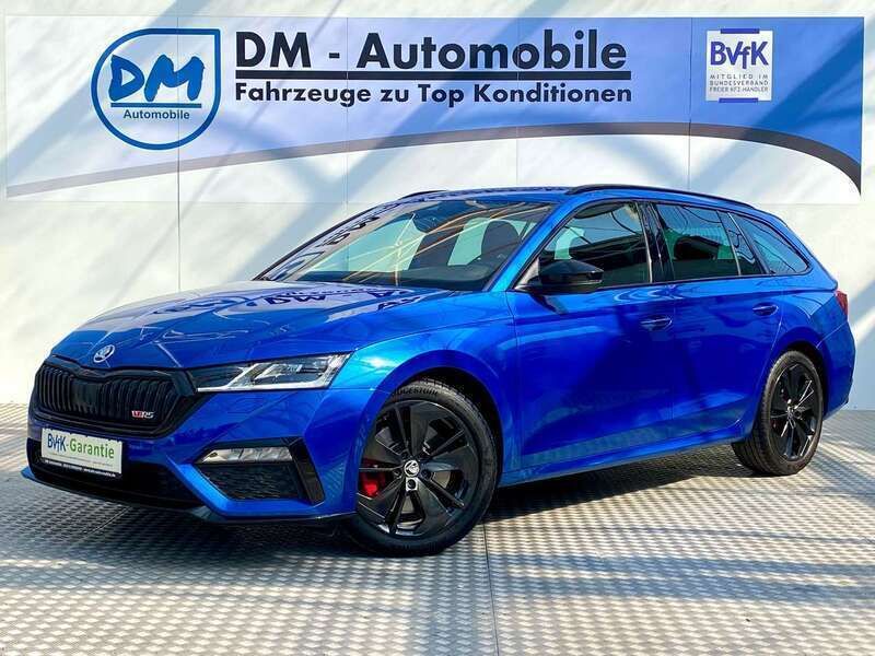 Raceblau metallic Gebraucht 2021 Skoda Octavia First Edition Kombi | 24.790 € (Fairer Preis) - Bild 1/4
