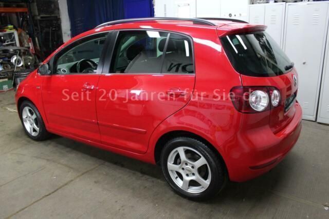 Gebraucht VW Golf VI Match 105 PS (77 kW) 2012 Rot Kleinwagen