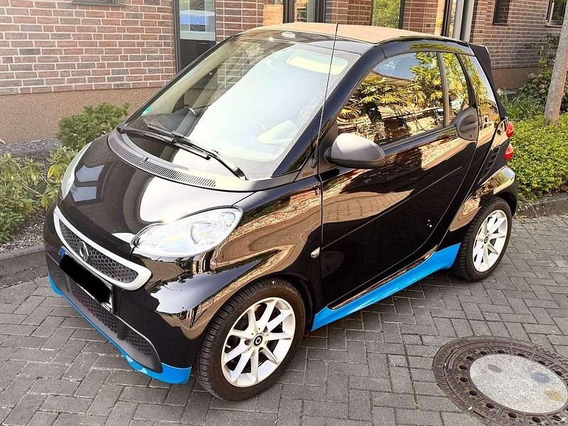 Schwarz Gebraucht 2014 Smart ForTwo Cabrio Passion Cabrio | 6.540 € (Fairer Preis) - Bild 1/4