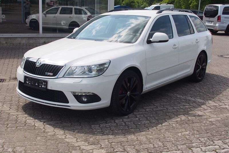 Weiß Gebraucht 2013 Skoda Octavia RS Kombi | 7.780 € (Superpreis) - Bild 1/4