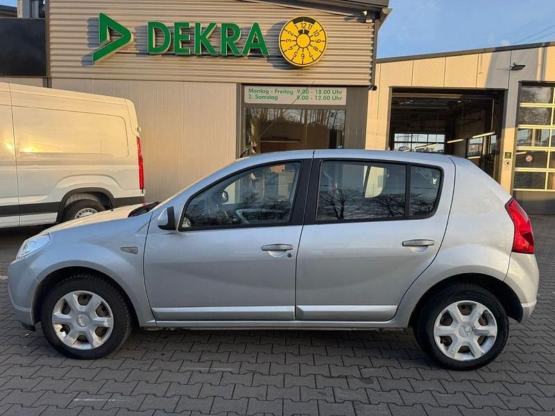 Gebraucht Dacia Sandero Lauréate 75 PS (55 kW) 2009 Grau Limousine