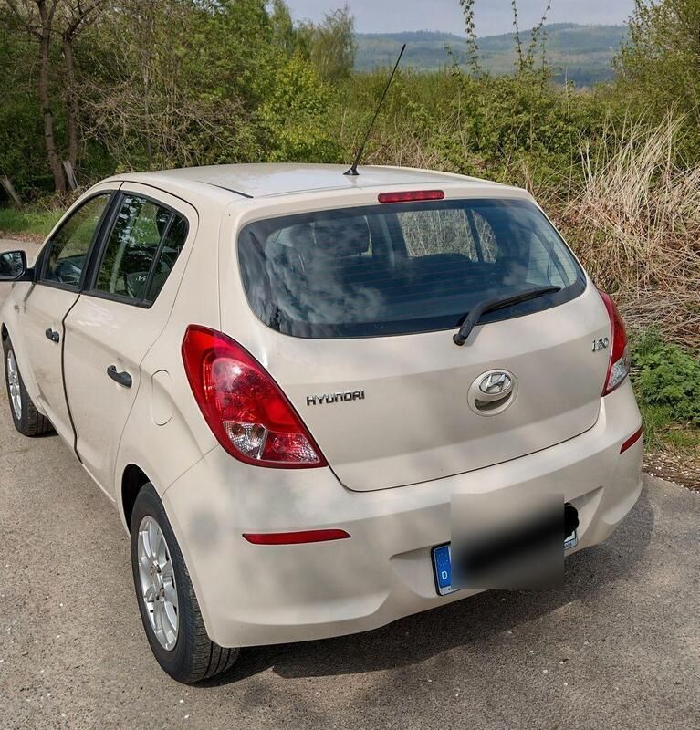 Beige Gebraucht 2014 Hyundai i20 Trend Kleinwagen | 5.800 € (Guter Preis) - Bild 1/4