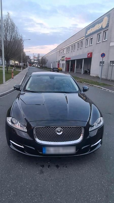 Gebraucht Jaguar XJ 275 PS (202 kW) 2011 Schwarz Limousine