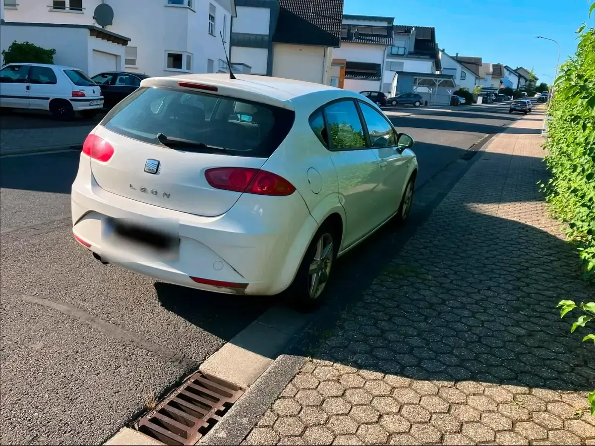 Gebraucht Seat Leon 125 PS (91 kW) 2010 Weiß Kleinwagen