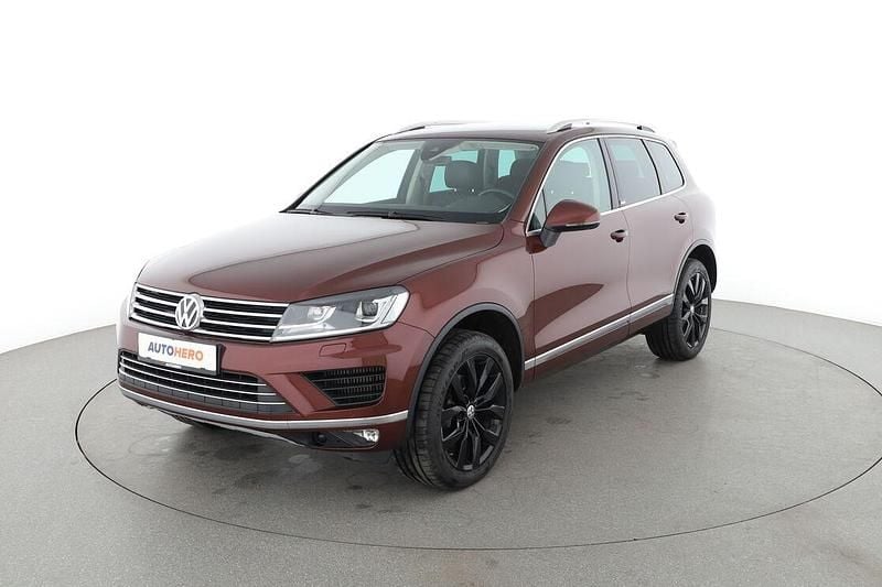 Rot Gebraucht 2017 VW Touareg Terrain Tech SUV | 28.180 € (Fairer Preis) - Bild 1/3