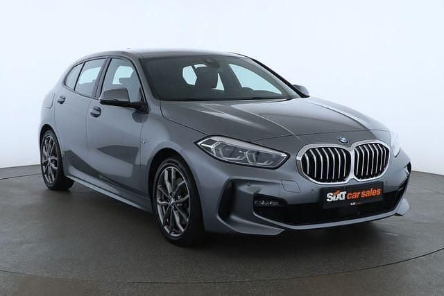 Grau Gebraucht 2023 BMW 120 M Sport Kleinwagen | 24.660 € (Guter Preis) - Bild 1/4