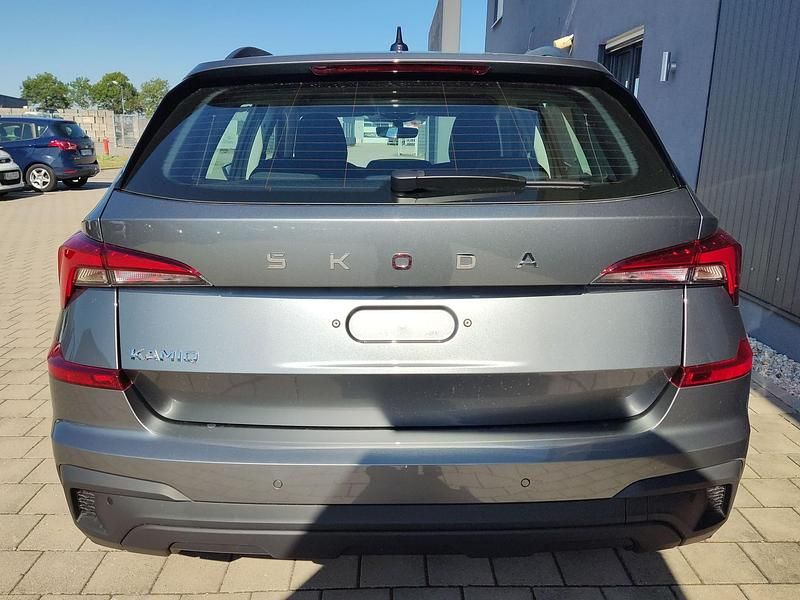 Neu Skoda Kamiq Selection 116 PS (85 kW) 2026 Graphitgrau metallic SUV