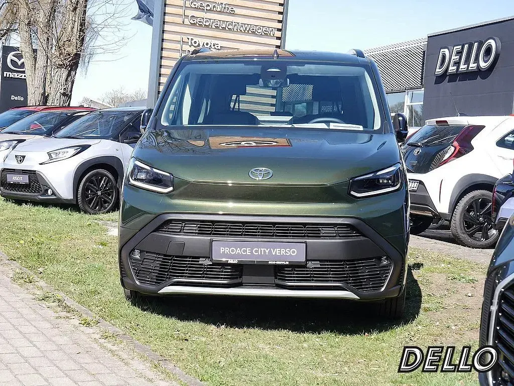 Neu Toyota Proace Verso City 131 PS (96 kW) 2026 Grün Kombi
