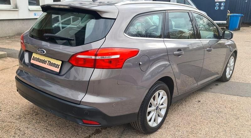 Gebraucht Ford Focus Titanium 120 PS (88 kW) 2016 Braun Kombi