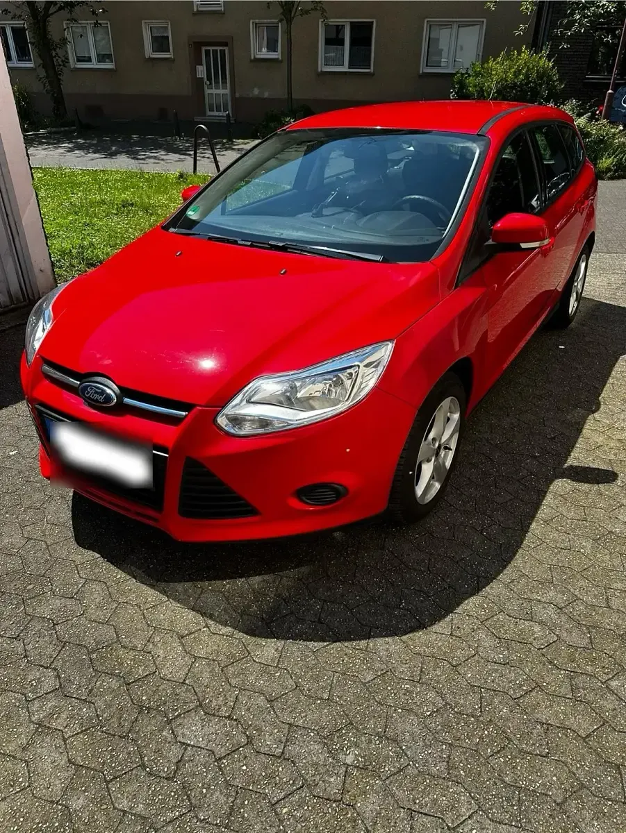 Gebraucht Ford Focus 100 PS (73 kW) 2013 Rot Kombi