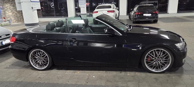 Gebraucht BMW 335 Cabriolet 306 PS (225 kW) 2007 Schwarz Cabrio