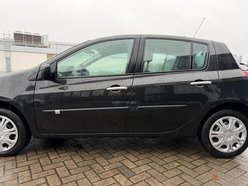 Gebraucht Renault Clio III Dynamique 75 PS (55 kW) 2007 Schwarz Kleinwagen