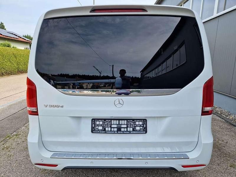 Gebraucht Mercedes V300 239 PS (175 kW) 2020 Weiß Van / Kleinbus