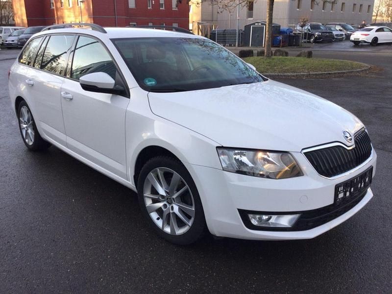 Gebraucht Skoda Octavia Ambition 110 PS (80 kW) 2017 Weiß Kombi