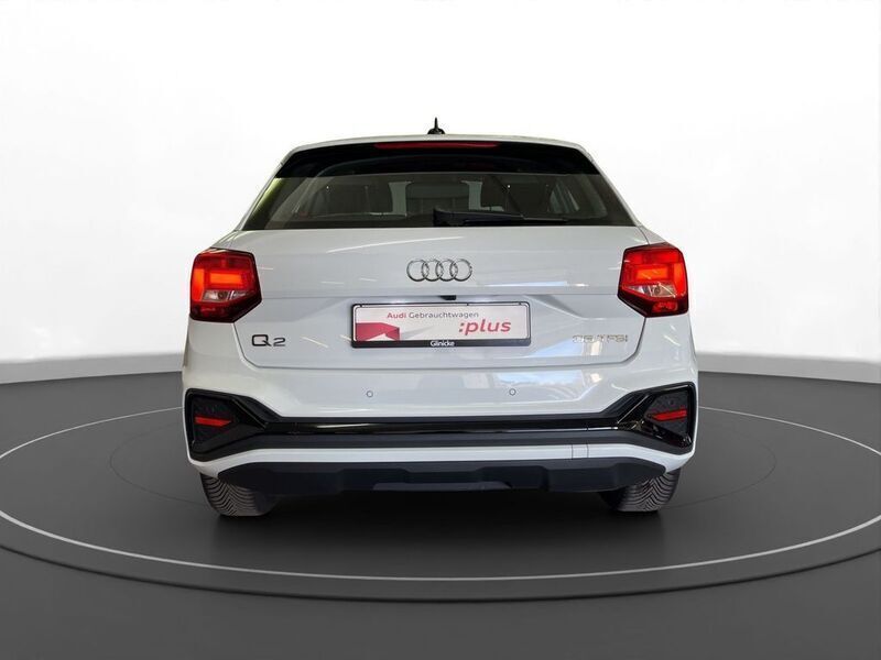 Gebraucht Audi Q2 S-Line 150 PS (110 kW) 2024 Gletscherweiß metallic SUV