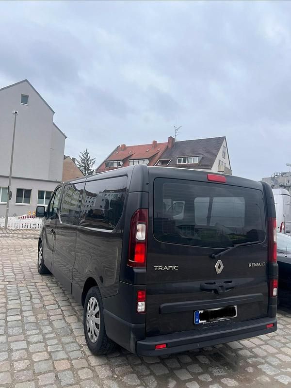 Gebraucht Renault Trafic 125 PS (91 kW) 2017 Schwarz Van / Kleinbus