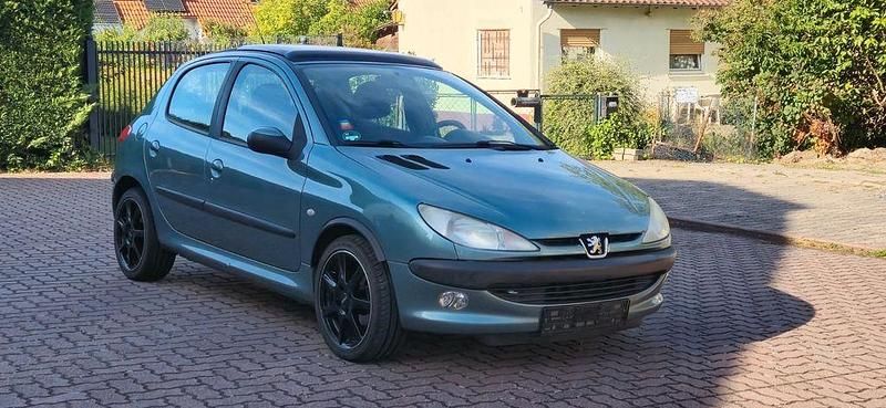 Gebraucht Peugeot 206 75 PS (55 kW) 2002 Grün Limousine