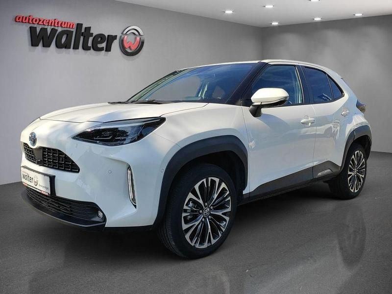 Weiß Gebraucht 2022 Toyota Yaris Cross Elegant SUV | 23.990 € (Guter Preis) - Bild 1/4